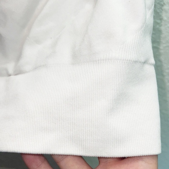 NVGTN Women’s Right Hook Closure Flawed Sports Bra - Picture 2 of 8